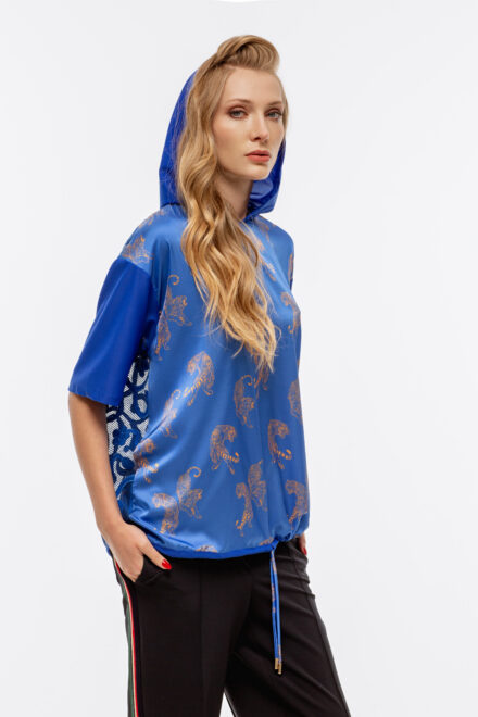 Блузка синяя с капюшоном и кружевной спинкой