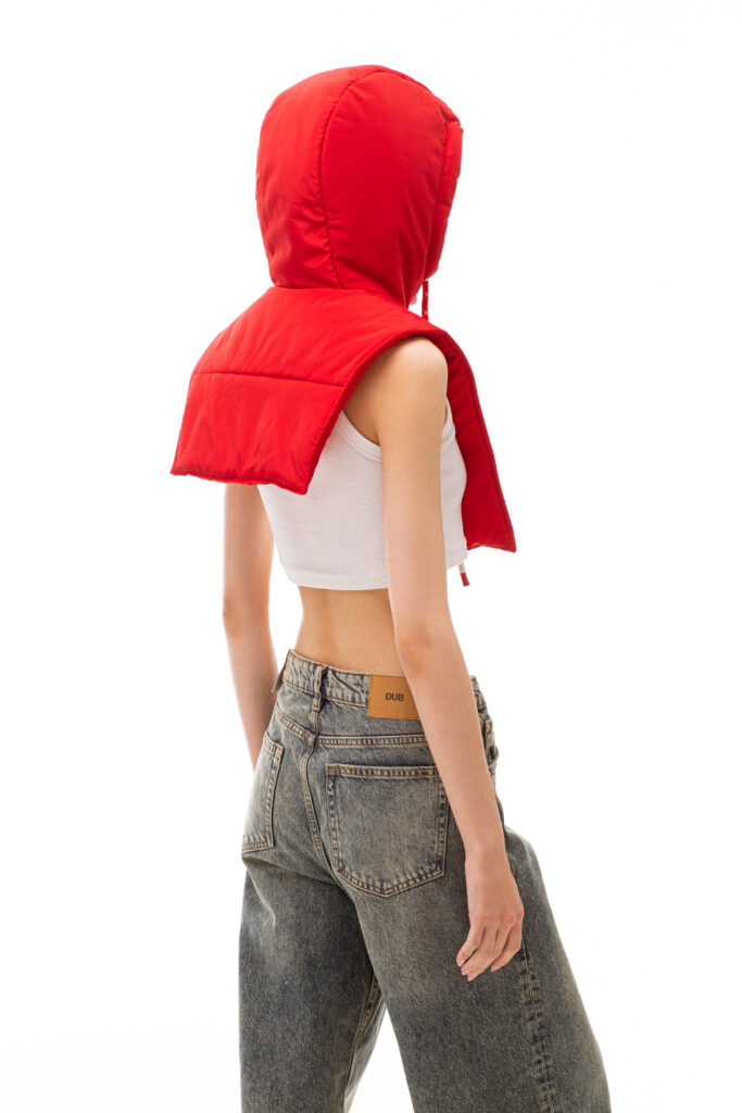 Красный пуховик со съемным капюшоном